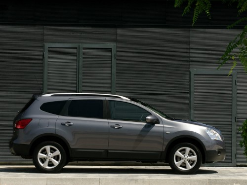 Характеристики автомобиля Nissan Qashqai+2 1.5 dCi MT 2WD Tekna (09.2008 - 03.2010): фото, вместимость, скорость, двигатель, топливо, масса, отзывы
