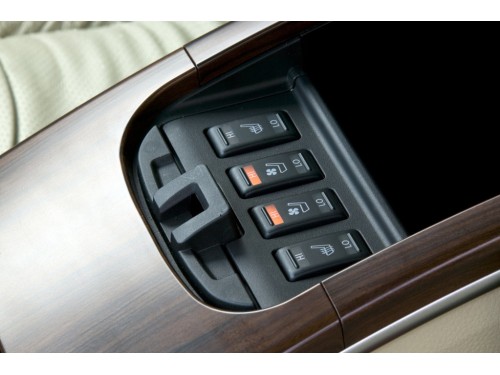 Характеристики автомобиля Nissan Teana 2.5 CVT 4WD Luxury Four (09.2011 - 02.2014): фото, вместимость, скорость, двигатель, топливо, масса, отзывы