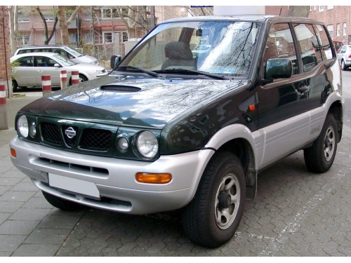 Характеристики автомобиля Nissan Terrano II 2.4 MT SR 3dr (03.1996 - 11.1999): фото, вместимость, скорость, двигатель, топливо, масса, отзывы