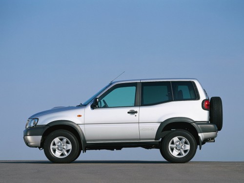 Характеристики автомобиля Nissan Terrano II 2.7 TD AT Luxury 3dr (03.1999 - 11.2006): фото, вместимость, скорость, двигатель, топливо, масса, отзывы