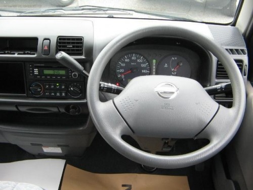 Характеристики автомобиля Nissan Vanette 1.8 CD (4 door) (12.2005 - 07.2007): фото, вместимость, скорость, двигатель, топливо, масса, отзывы
