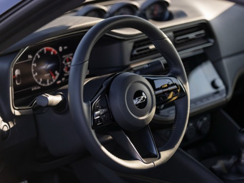 Характеристики автомобиля Nissan Z 3.0 AT Performance (04.2022 - н.в.): фото, вместимость, скорость, двигатель, топливо, масса, отзывы