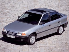 Opel Astra 1.4i MT GL (06.1991 - 05.1994)