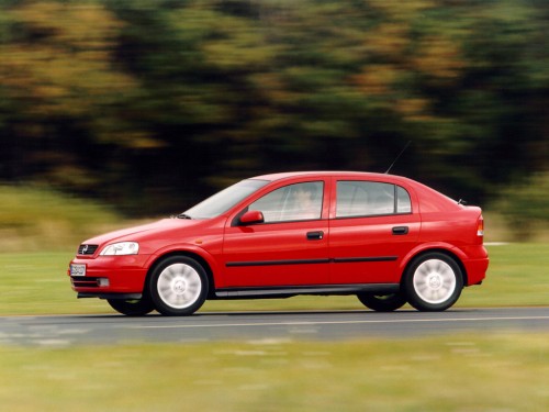 Характеристики автомобиля Opel Astra 1.4 AT (09.2000 - 06.2004): фото, вместимость, скорость, двигатель, топливо, масса, отзывы