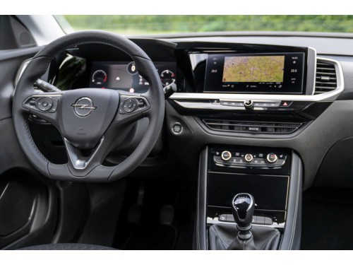Характеристики автомобиля Opel Grandland X 1.2 AT Business Edition (03.2021 - 04.2022): фото, вместимость, скорость, двигатель, топливо, масса, отзывы