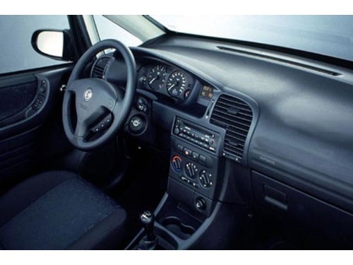 Характеристики автомобиля Opel Zafira 1.6 MT Club (03.2003 - 01.2006): фото, вместимость, скорость, двигатель, топливо, масса, отзывы