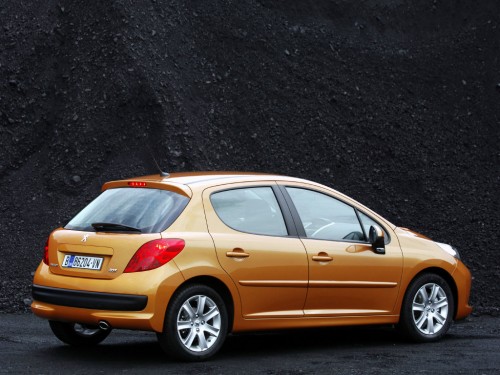 Характеристики автомобиля Peugeot 207 1.6 VTi AT Urban 5dr. (09.2006 - 06.2009): фото, вместимость, скорость, двигатель, топливо, масса, отзывы