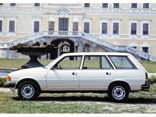 Характеристики автомобиля Peugeot 305 1.3 MT GL (07.1982 - 12.1989): фото, вместимость, скорость, двигатель, топливо, масса, отзывы