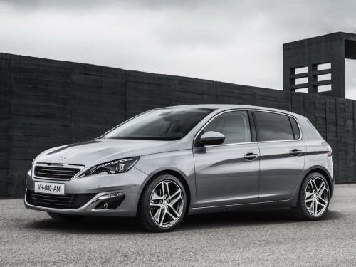 Характеристики автомобиля Peugeot 308 1.6 MT Active (08.2014 - 12.2014): фото, вместимость, скорость, двигатель, топливо, масса, отзывы