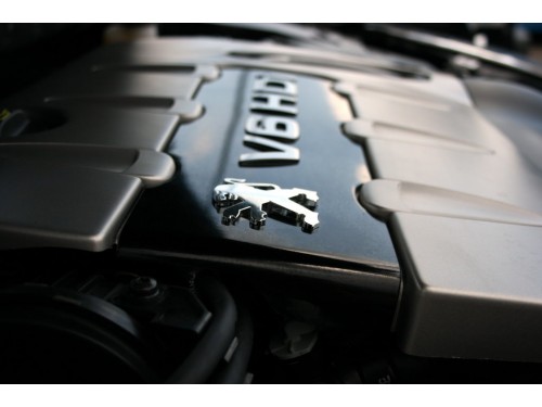 Характеристики автомобиля Peugeot 407 2.2 MT Base (08.2008 - 01.2010): фото, вместимость, скорость, двигатель, топливо, масса, отзывы