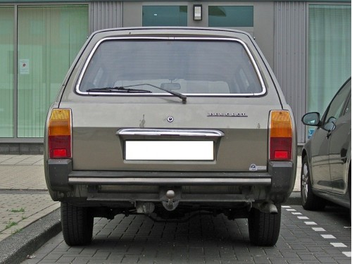 Характеристики автомобиля Peugeot 504 2.0 MT Break GR/Familiale (03.1979 - 09.1983): фото, вместимость, скорость, двигатель, топливо, масса, отзывы