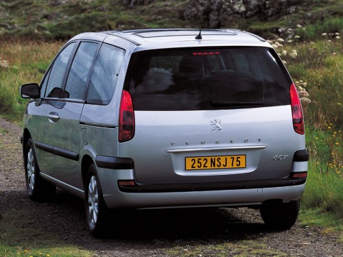 Характеристики автомобиля Peugeot 807 2.2 HDi MT (06.2002 - 01.2006): фото, вместимость, скорость, двигатель, топливо, масса, отзывы