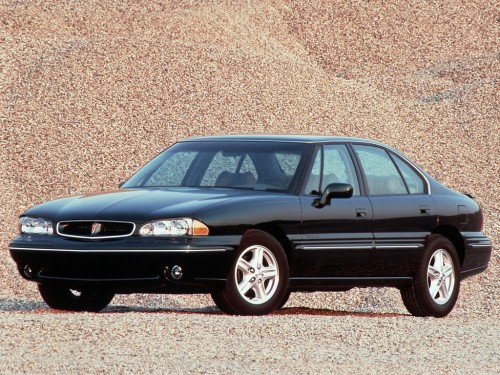 Характеристики автомобиля Pontiac Bonneville 3.8 AT SSE (09.1995 - 02.1999): фото, вместимость, скорость, двигатель, топливо, масса, отзывы