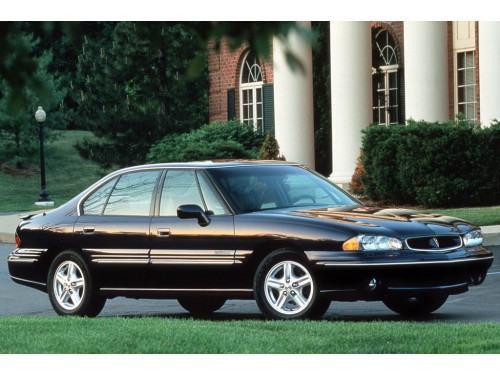 Характеристики автомобиля Pontiac Bonneville 3.8 AT SSE (09.1995 - 02.1999): фото, вместимость, скорость, двигатель, топливо, масса, отзывы