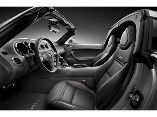 Характеристики автомобиля Pontiac Solstice 2.0T AT Solstice GXP Coupe (01.2009 - 03.2010): фото, вместимость, скорость, двигатель, топливо, масса, отзывы
