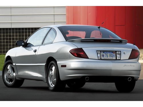 Характеристики автомобиля Pontiac Sunfire 2.2 MT Sunfire 1SA (12.2002 - 05.2005): фото, вместимость, скорость, двигатель, топливо, масса, отзывы