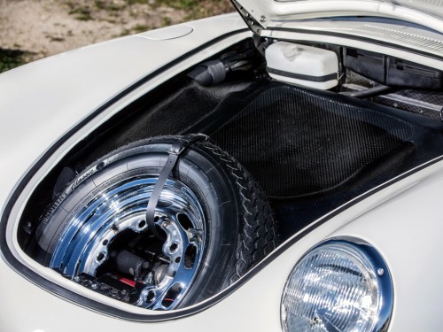 Характеристики автомобиля Porsche 356 2.0 MT 2000 GS Carrera 2 Cabriolet (06.1962 - 06.1963): фото, вместимость, скорость, двигатель, топливо, масса, отзывы