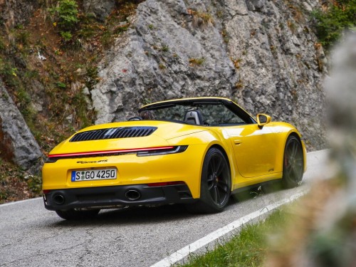 Характеристики автомобиля Porsche 911 3.0 PDK Carrera S Cabriolet (02.2019 - н.в.): фото, вместимость, скорость, двигатель, топливо, масса, отзывы