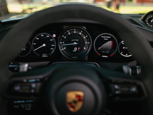 Характеристики автомобиля Porsche 911 3.0 PDK Edition 50 Years Porsche Design (02.2022 - н.в.): фото, вместимость, скорость, двигатель, топливо, масса, отзывы