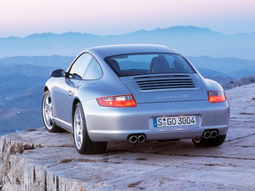 Характеристики автомобиля Porsche 911 3.6 MT GT2 (06.2007 - 06.2008): фото, вместимость, скорость, двигатель, топливо, масса, отзывы