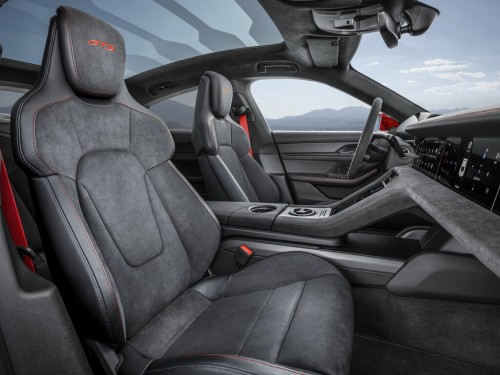 Характеристики автомобиля Porsche Taycan 79.2 kWh 4S (11.2019 - н.в.): фото, вместимость, скорость, двигатель, топливо, масса, отзывы
