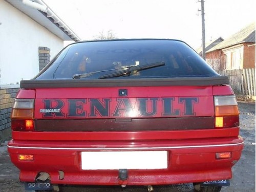 Характеристики автомобиля Renault 11 1.7 MT GTE (10.1986 - 12.1988): фото, вместимость, скорость, двигатель, топливо, масса, отзывы