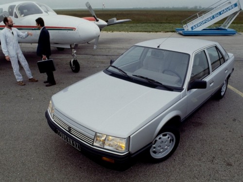 Характеристики автомобиля Renault 25 2.2 MT GTX (03.1984 - 05.1988): фото, вместимость, скорость, двигатель, топливо, масса, отзывы