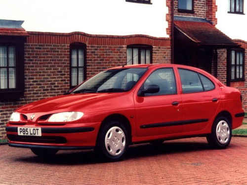 Характеристики автомобиля Renault Megane 1.4e MT RL (09.1996 - 02.1999): фото, вместимость, скорость, двигатель, топливо, масса, отзывы