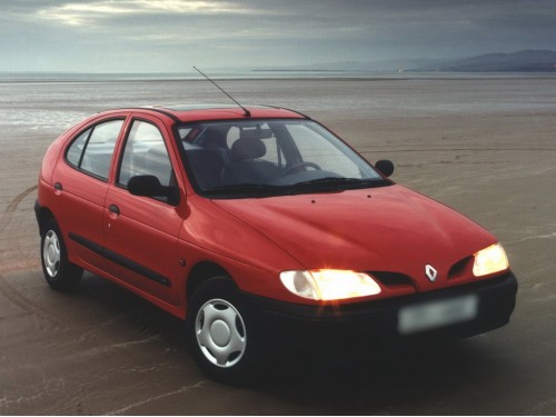 Характеристики автомобиля Renault Megane 1.6e AT RT (03.1995 - 02.1999): фото, вместимость, скорость, двигатель, топливо, масса, отзывы