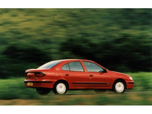 Характеристики автомобиля Renault Megane 1.9 MT (03.1995 - 02.1999): фото, вместимость, скорость, двигатель, топливо, масса, отзывы