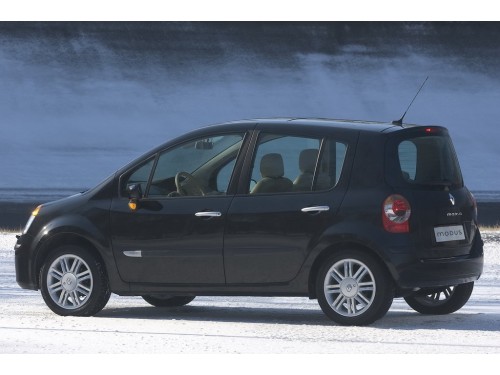 Характеристики автомобиля Renault Modus 1.2 16V MT Cite (08.2004 - 03.2008): фото, вместимость, скорость, двигатель, топливо, масса, отзывы
