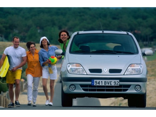 Характеристики автомобиля Renault Scenic 1.9 dTi MT RXE (02.2001 - 02.2003): фото, вместимость, скорость, двигатель, топливо, масса, отзывы