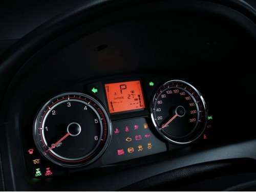 Характеристики автомобиля SsangYong Actyon 2.0 MT 4WD Comfort (12.2010 - 12.2012): фото, вместимость, скорость, двигатель, топливо, масса, отзывы