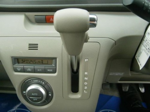 Характеристики автомобиля Subaru Dias Wagon 660 LS 4WD (09.2009 - 03.2015): фото, вместимость, скорость, двигатель, топливо, масса, отзывы