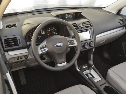 Характеристики автомобиля Subaru Forester 2.5i CVT Premium (01.2015 - 03.2016): фото, вместимость, скорость, двигатель, топливо, масса, отзывы