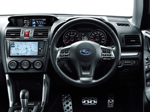 Характеристики автомобиля Subaru Forester 2.0i 4WD (11.2014 - 10.2015): фото, вместимость, скорость, двигатель, топливо, масса, отзывы