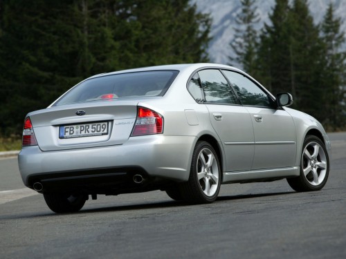 Характеристики автомобиля Subaru Legacy 2.5i AT (05.2003 - 08.2005): фото, вместимость, скорость, двигатель, топливо, масса, отзывы