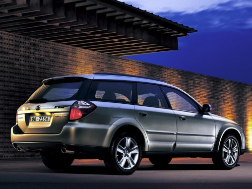 Характеристики автомобиля Subaru Outback 2.5 AWD AT SQ (09.2007 - 09.2009): фото, вместимость, скорость, двигатель, топливо, масса, отзывы