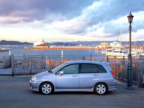 Характеристики автомобиля Suzuki Aerio 1.5 XV (01.2002 - 12.2002): фото, вместимость, скорость, двигатель, топливо, масса, отзывы