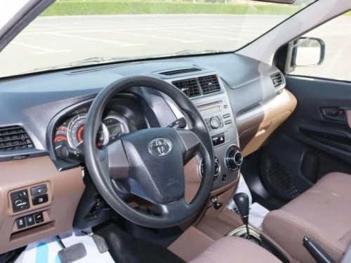 Характеристики автомобиля Toyota Avanza 1.5 AT GLS (07.2015 - 04.2019): фото, вместимость, скорость, двигатель, топливо, масса, отзывы