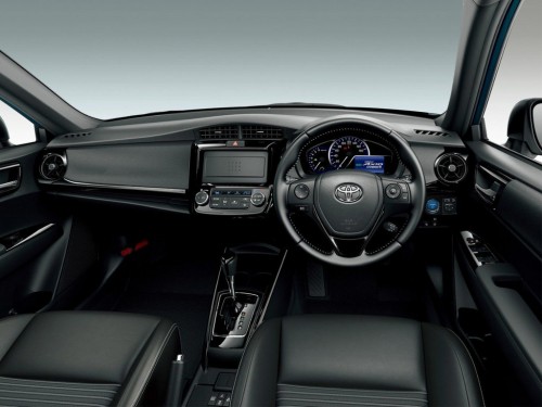 Характеристики автомобиля Toyota Corolla Axio 1.5 EX 4WD (09.2020 - 08.2021): фото, вместимость, скорость, двигатель, топливо, масса, отзывы