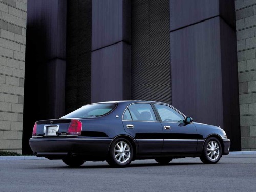 Характеристики автомобиля Toyota Crown Majesta 3.0 C type (09.1999 - 07.2000): фото, вместимость, скорость, двигатель, топливо, масса, отзывы