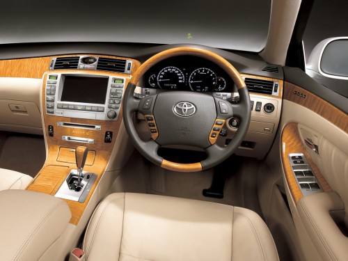 Характеристики автомобиля Toyota Crown Majesta 4.3 C type (07.2006 - 02.2009): фото, вместимость, скорость, двигатель, топливо, масса, отзывы