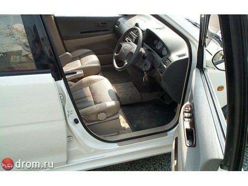 Характеристики автомобиля Toyota Gaia 2.0 aero package (6 Seater) (04.2000 - 03.2001): фото, вместимость, скорость, двигатель, топливо, масса, отзывы