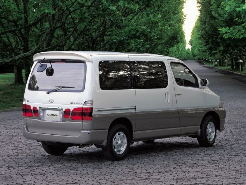 Характеристики автомобиля Toyota Granvia 3.0DT G dual sliding door selection (04.2000 - 05.2002): фото, вместимость, скорость, двигатель, топливо, масса, отзывы