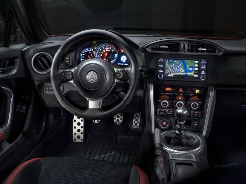 Характеристики автомобиля Toyota GT 86 2.0 AT (08.2016 - 01.2019): фото, вместимость, скорость, двигатель, топливо, масса, отзывы