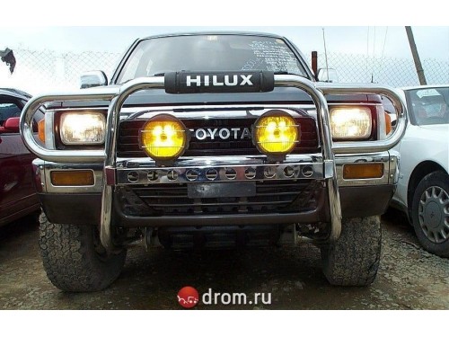 Характеристики автомобиля Toyota Hilux Surf 2.0 SSR (05.1989 - 07.1990): фото, вместимость, скорость, двигатель, топливо, масса, отзывы