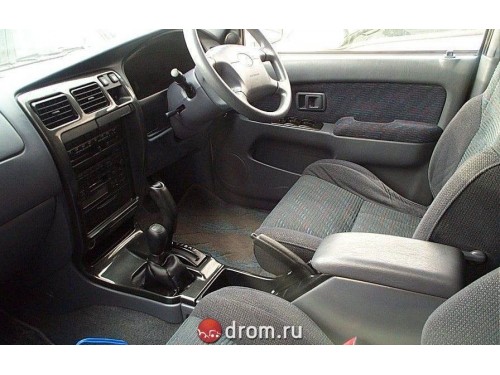 Характеристики автомобиля Toyota Hilux Surf 2.7 SSR-X active package III wide body (05.1996 - 07.1998): фото, вместимость, скорость, двигатель, топливо, масса, отзывы