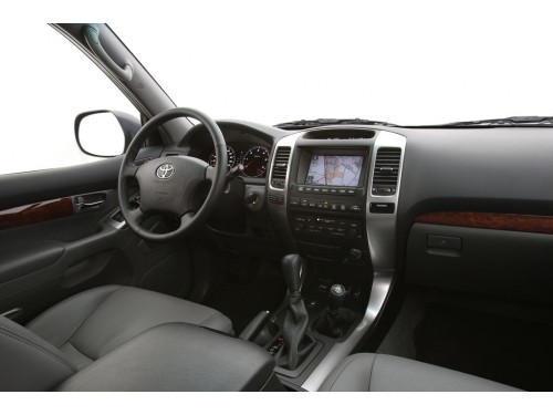 Характеристики автомобиля Toyota Land Cruiser Prado 4.0 AT GX 3dr. (01.2003 - 08.2004): фото, вместимость, скорость, двигатель, топливо, масса, отзывы