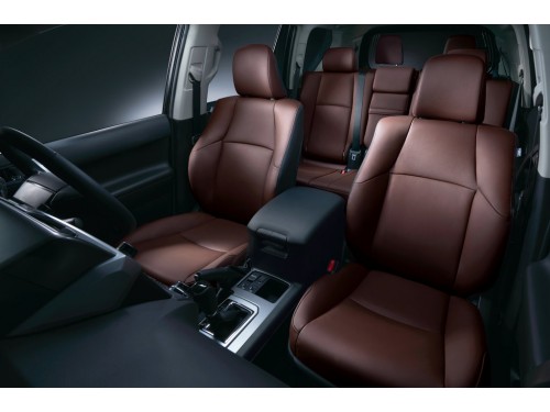 Характеристики автомобиля Toyota Land Cruiser Prado 2.7 TX L Package 7 seat 4WD (09.2013 - 05.2015): фото, вместимость, скорость, двигатель, топливо, масса, отзывы